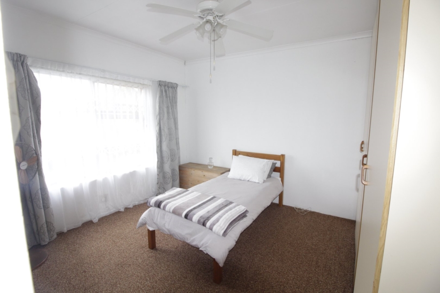 4 Bedroom Property for Sale in Wavecrest Eastern Cape